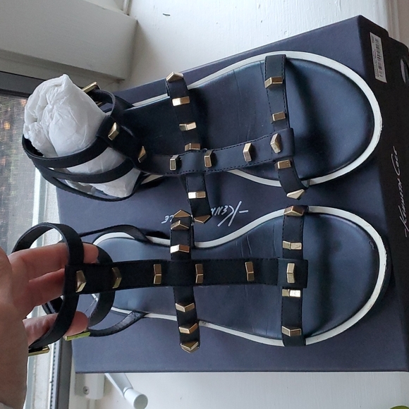 Kenneth Cole Neve Black Sandals Size 8 - Picture 2 of 5